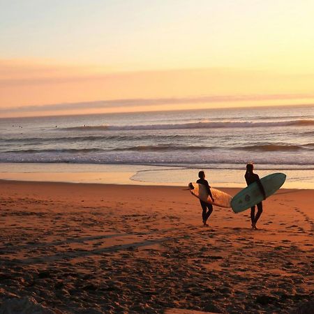 Central Atlantic Beach Guesthouse Costa da Caparica Bagian luar foto