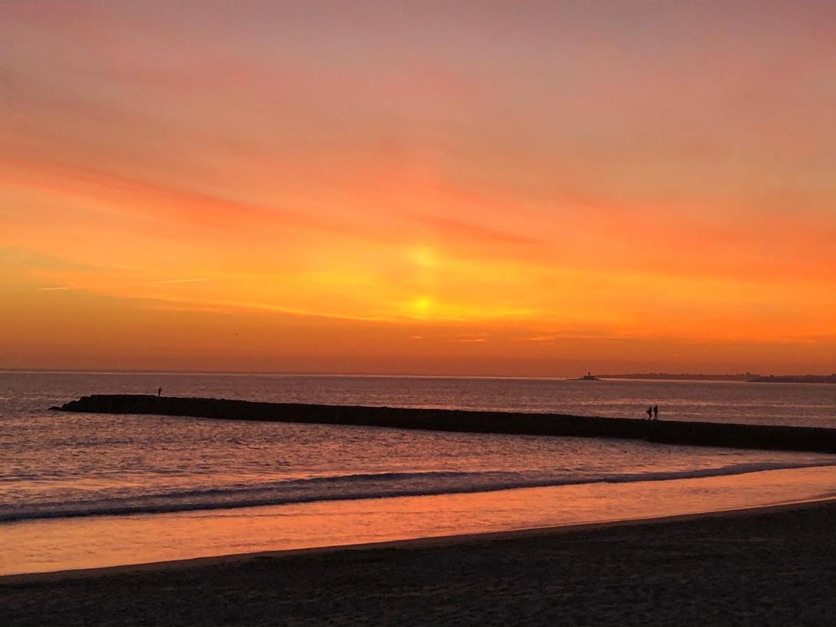Central Atlantic Beach Guesthouse Costa da Caparica Bagian luar foto