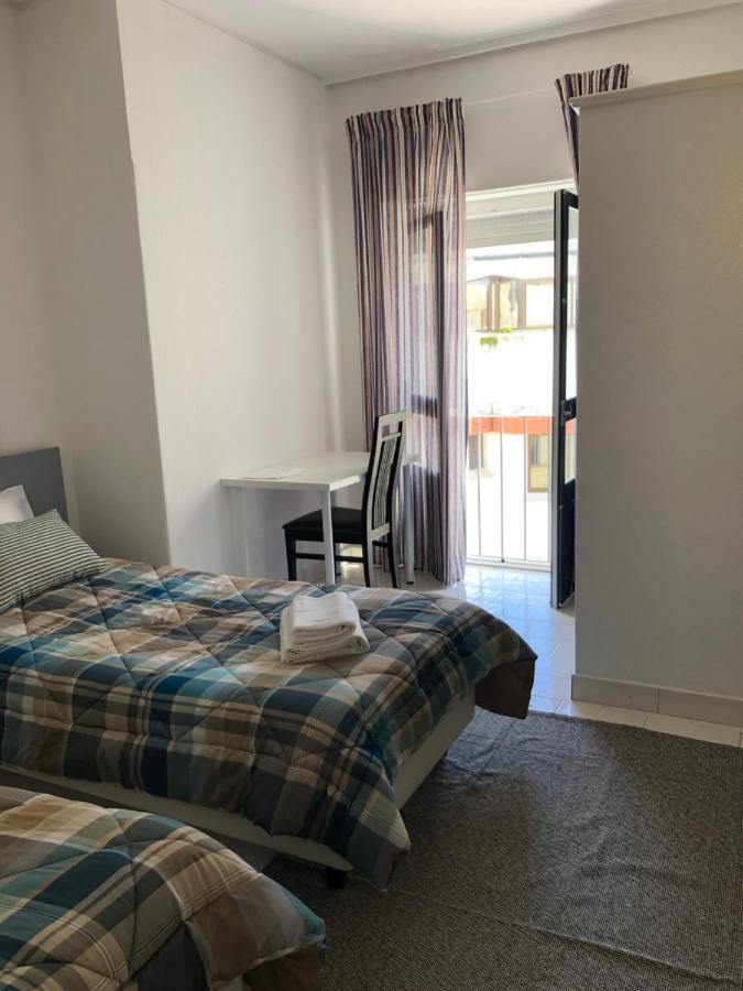 Central Atlantic Beach Guesthouse Costa da Caparica Bagian luar foto