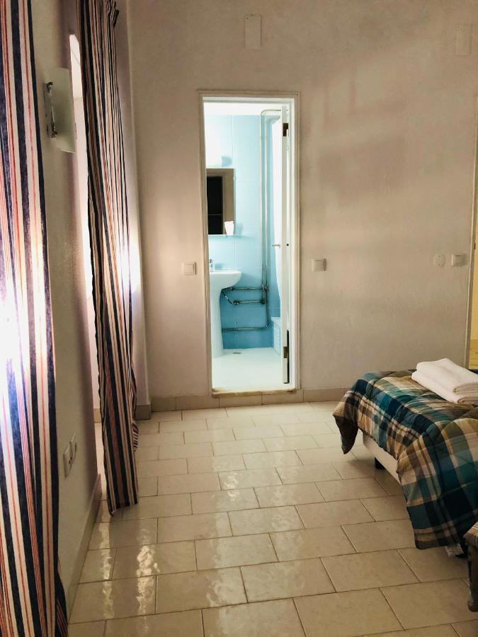 Central Atlantic Beach Guesthouse Costa da Caparica Bagian luar foto