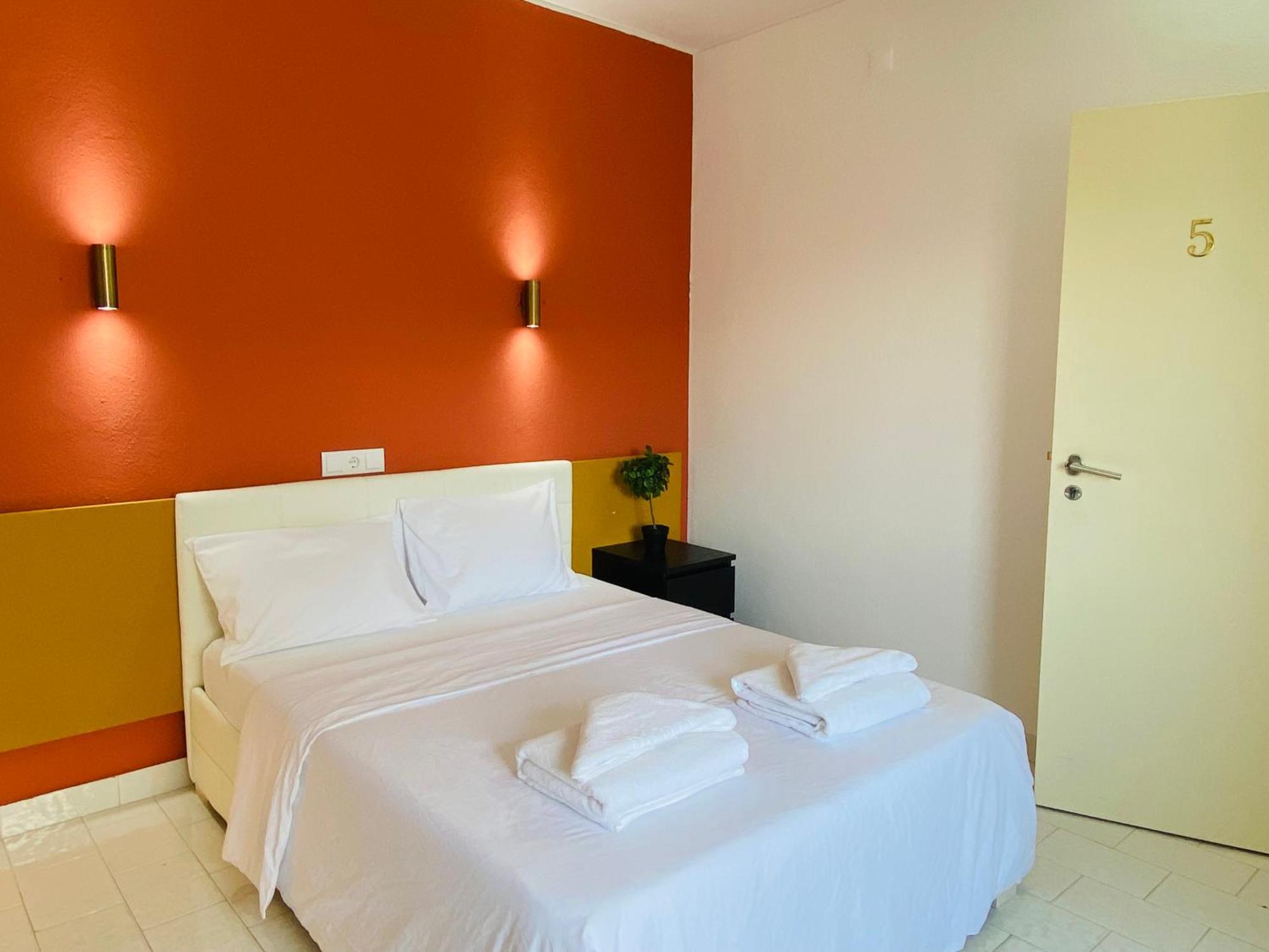 Central Atlantic Beach Guesthouse Costa da Caparica Bagian luar foto
