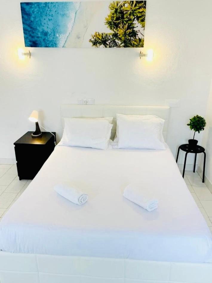 Central Atlantic Beach Guesthouse Costa da Caparica Bagian luar foto
